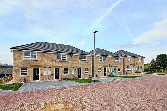 2 Bedroom Semi-Detached House For Sale In Well House Lane, Penistone, Barnsley, S36