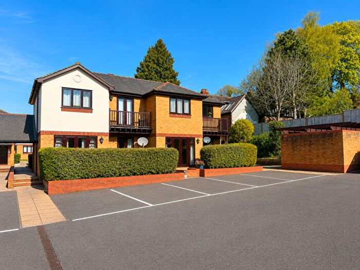 2 Bedroom Flat To Rent In London Road, Loudwater, HP10