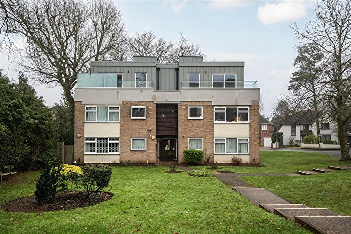 2 Bedroom Flat For Sale In The Rutts, Bushey Heath, Bushey, WD23
