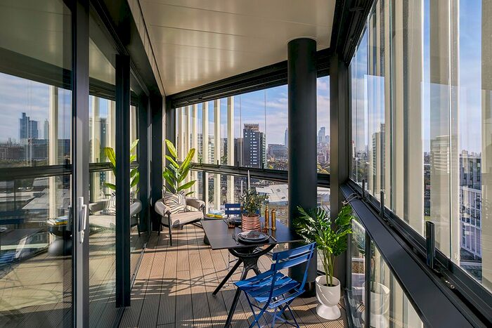 3 Bedroom Flat To Rent In Patcham Terrace, London, SW8