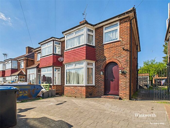 3 Bedroom Semi-Detached House To Rent In Dryburgh Gardens, Kingsbury London, NW9