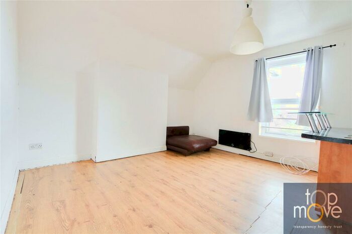 1 Bedroom Apartment To Rent In Portland Road, London, SE25