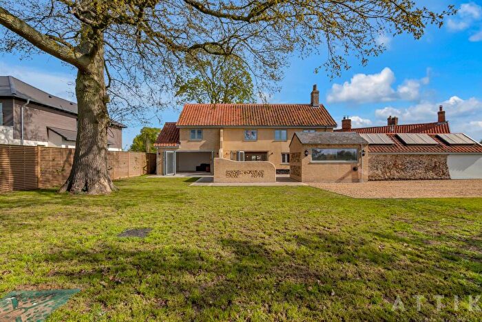 4 Bedroom Detached House For Sale In Watton Road, Shropham, NR17