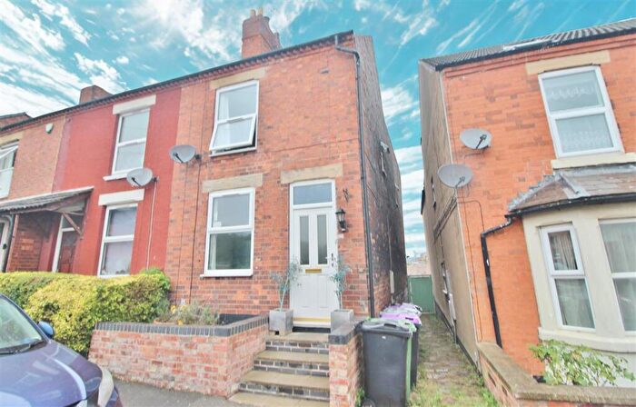 3 Bedroom End Of Terrace House For Sale In Albert Street, Grantham, NG31