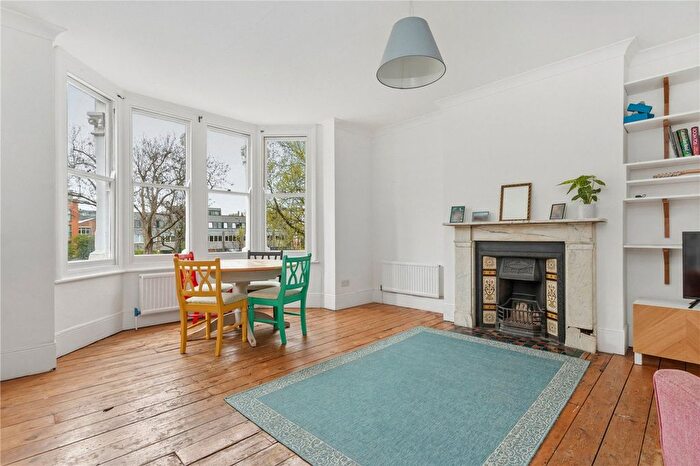 2 Bedroom Flat For Sale In Raleigh Gardens, London, SW2