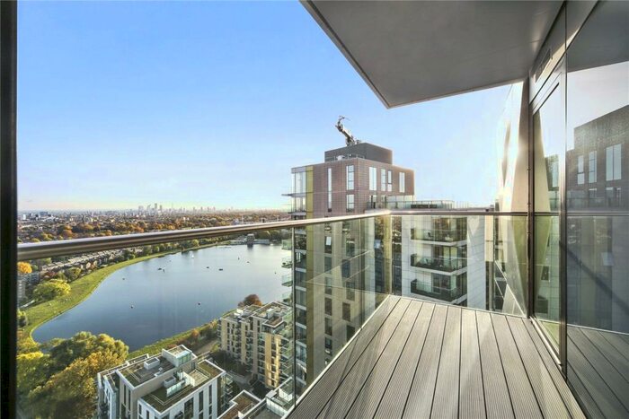3 Bedroom Apartment To Rent In Devan Grove London, N4
