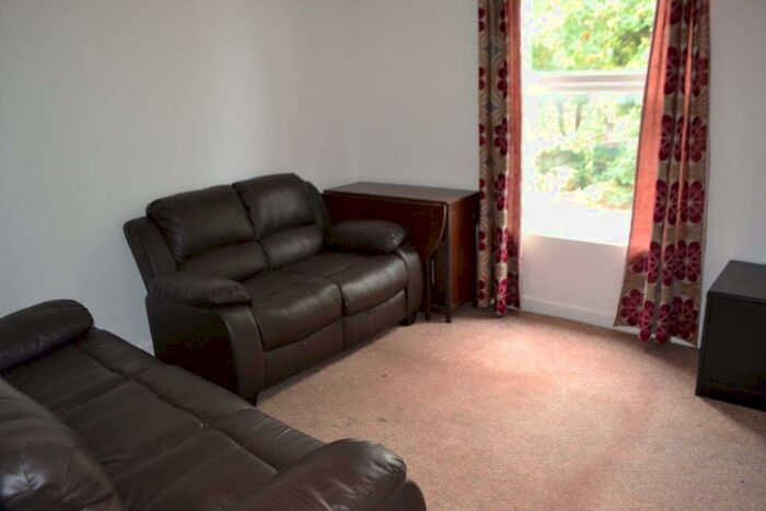 5 Bedroom House To Rent In Tiverton Road, B29