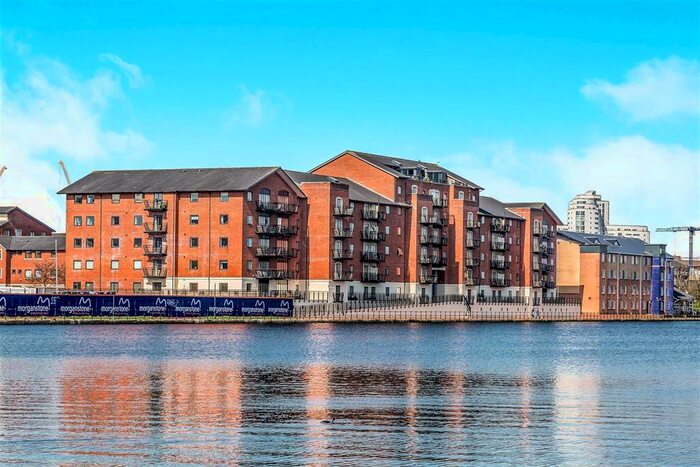 2 Bedroom Apartment To Rent In Henke Court, Cardiff Bay, Cardiff, CF10