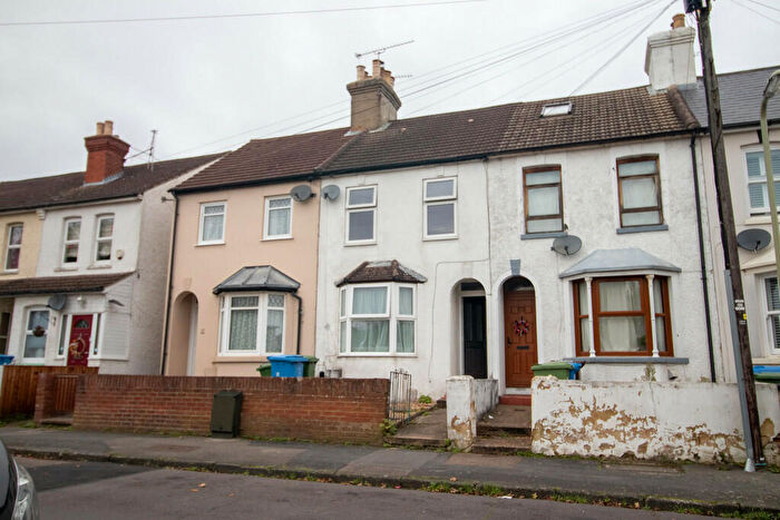 3 Bedroom Terraced House To Rent In Connaught Road, Aldershot, GU12