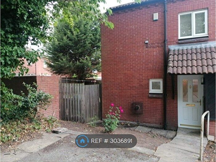 3 Bedroom Semi-Detached House To Rent In Randall Place, Sheffield, S2