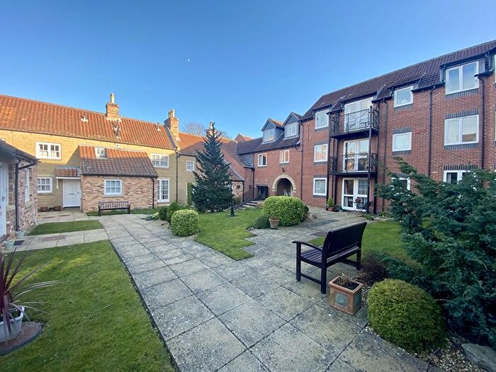 2 Bedroom Flat For Sale In Strawberry Court, Scarborough, YO12