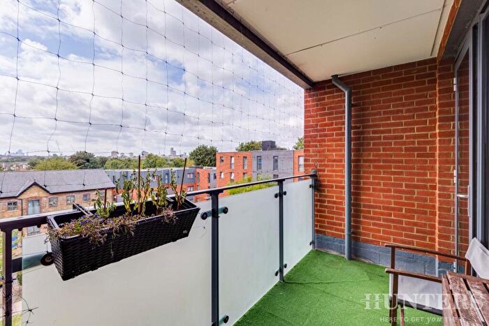 1 Bedroom Flat For Sale In Isobel Place, London, N15