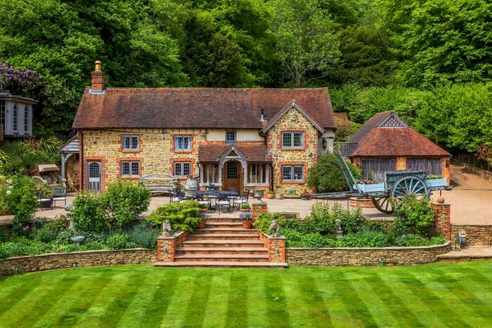 3 Bedroom Detached House For Sale In Horse Block Hollow, Winterfold, Cranleigh, GU6