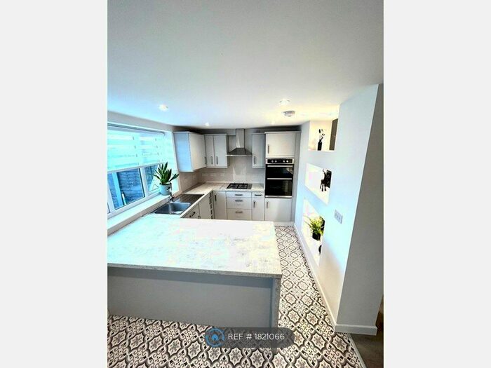 3 Bedroom Terraced House To Rent In City Road, Wigan, WN5