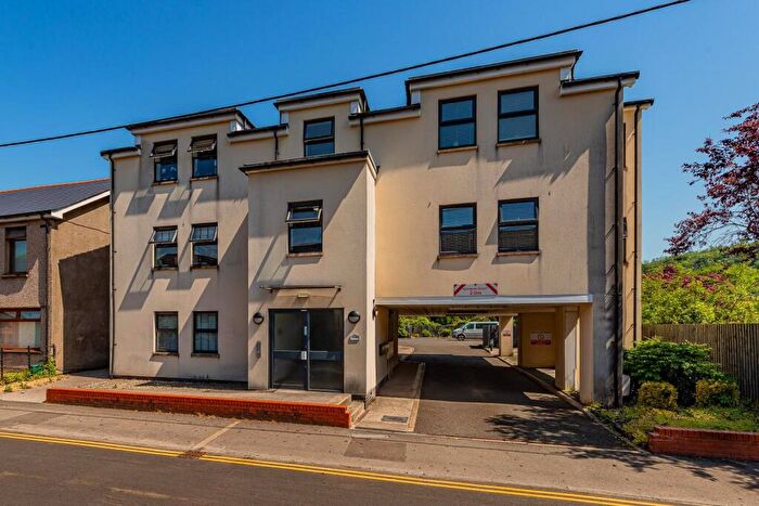 2 Bedroom Apartment For Sale In Cardiff Road, Taffs Well, Cardiff, CF15