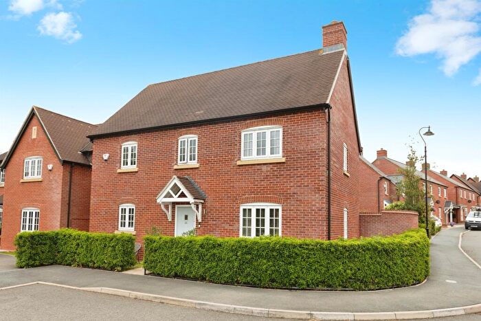 4 Bedroom Detached House For Sale In Clover Lane, Wootton, Northampton, NN4