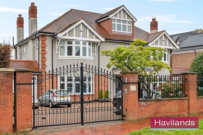 8 Bedroom Detached House For Sale In Broad Walk, Winchmore Hill, N21