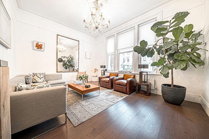 5 Bedroom Flat To Rent In Elgin Crescent, London, W11