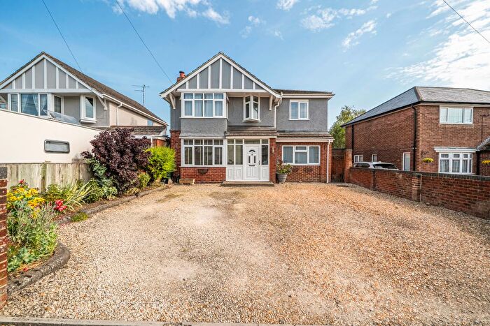 4 Bedroom Detached House For Sale In Perrys Lane, Wroughton, Swindon, SN4