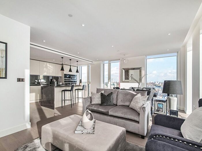 3 Bedroom Flat To Rent In Vaughan Way, London, E1W