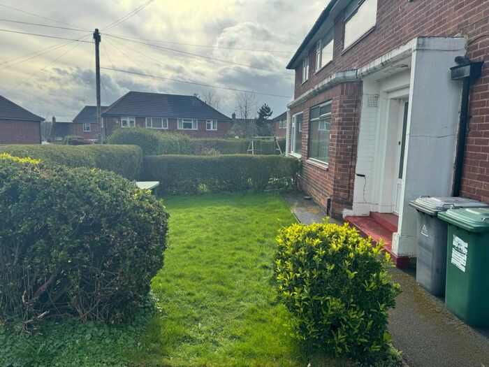 5 Bedroom Semi-Detached House To Rent In Queenswood Road, Headingley, Leeds, LS6