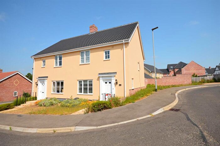 3 Bedroom Semi-Detached House To Rent In Saxmundham, IP17