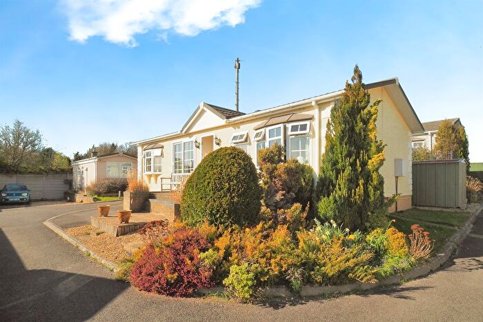 2 Bedroom Mobile/park Home For Sale In Spire View Park, Gomeldon, Salisbury, SP4