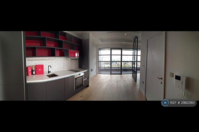 Studio To Rent In Bridgewater House, London, E14