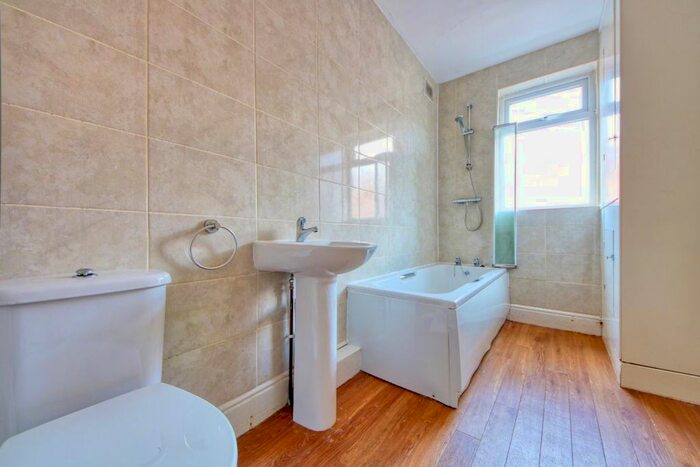 3 Bedroom Terraced House To Rent In Cradock Road, Leicester, LE2