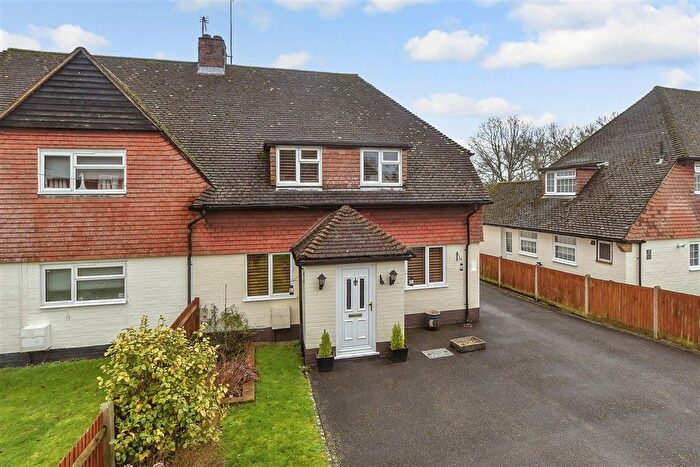 3 Bedroom Semi Detached House For Sale In Captains Close, Sutton Valence, Maidstone, Kent, ME17
