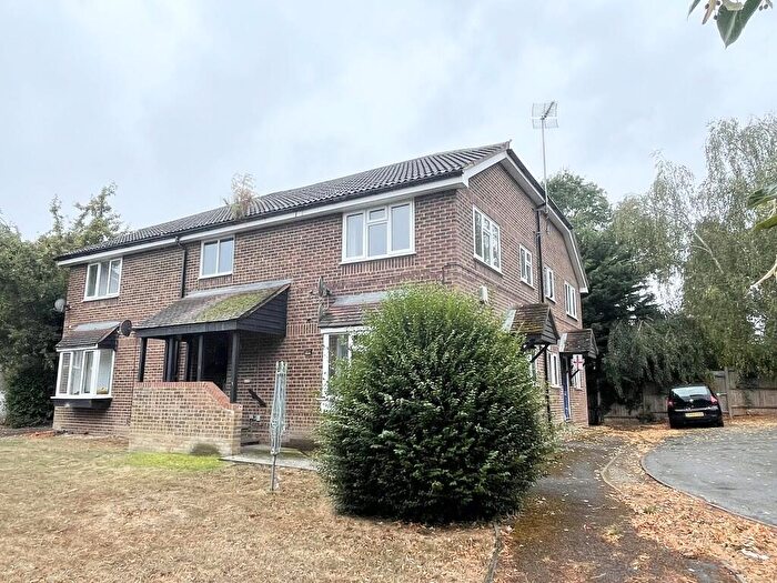 1 Bedroom Flat For Sale In Penn Mews, Braintree, CM7