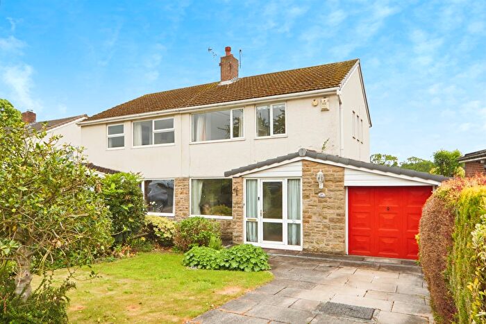 4 Bedroom Semi-Detached House For Sale In Oak Dene Close, Pudsey, LS28