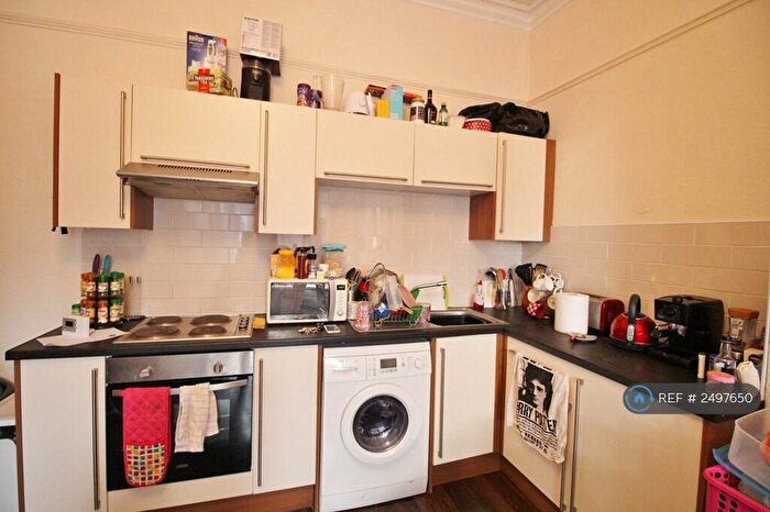2 Bedroom Flat To Rent In Kelso Road, Leeds, LS2