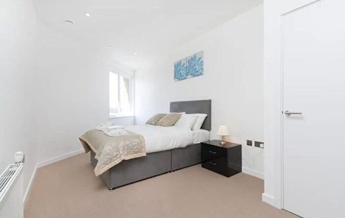 2 Bedroom Flat To Rent In Navigation Road, London, E3