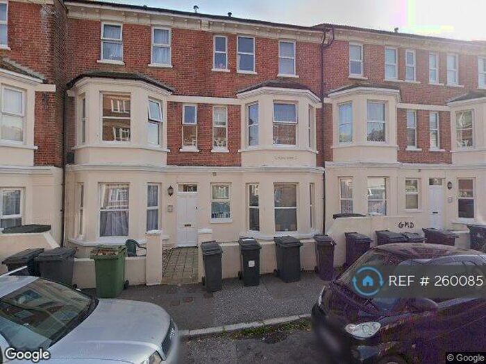 2 Bedroom Flat To Rent In Saxon Court, Eastbourne, BN22