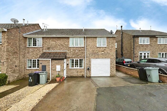 3 Bedroom Semi Detached House For Sale In First Avenue, Grantham, NG31