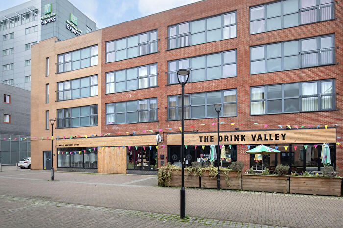 1 Bedroom Apartment To Rent In Fleet Street, Swindon, SN1