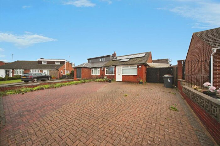 2 Bedroom Semi-Detached Bungalow For Sale In Braceby Close, Luton, LU3