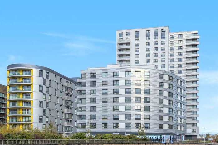 2 Bedroom Flat To Rent In Honister, Reading, RG1