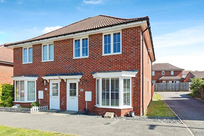 3 Bedroom Semi-Detached House For Sale In Central Boulevard, Aylesham, Canterbury, Kent, CT3