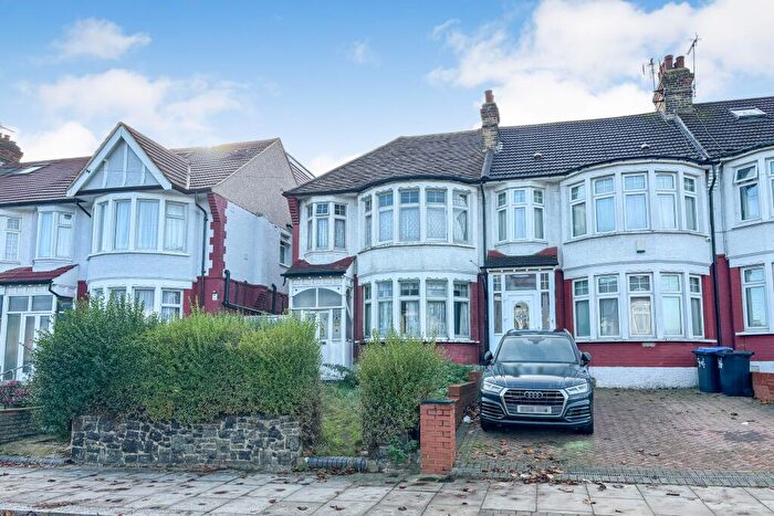 3 Bedroom Semi Detached House For Sale In Grenoble Gardens, London, N13