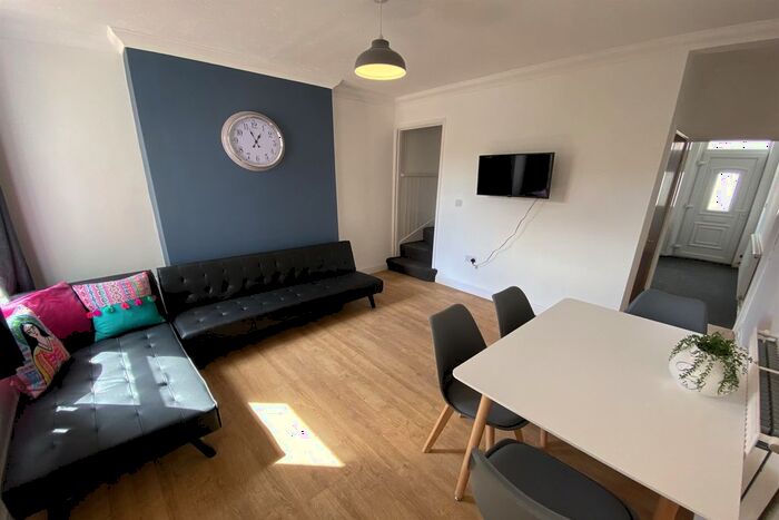 4 Bedroom End Of Terrace House To Rent In Portland Street, Beeston, NG9