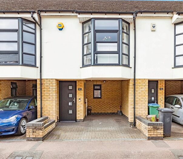 3 Bedroom Terraced House For Sale In Cecil Street, Watford, WD24