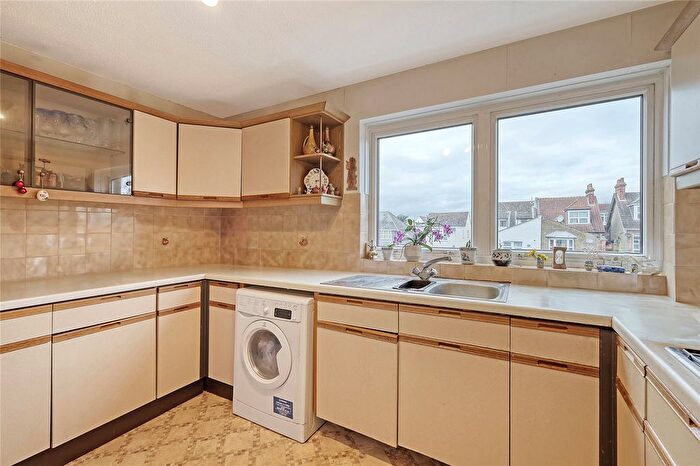 2 Bedroom Flat For Sale In Overcliff, Manor Road, Westcliff-On-Sea, Essex, SS0