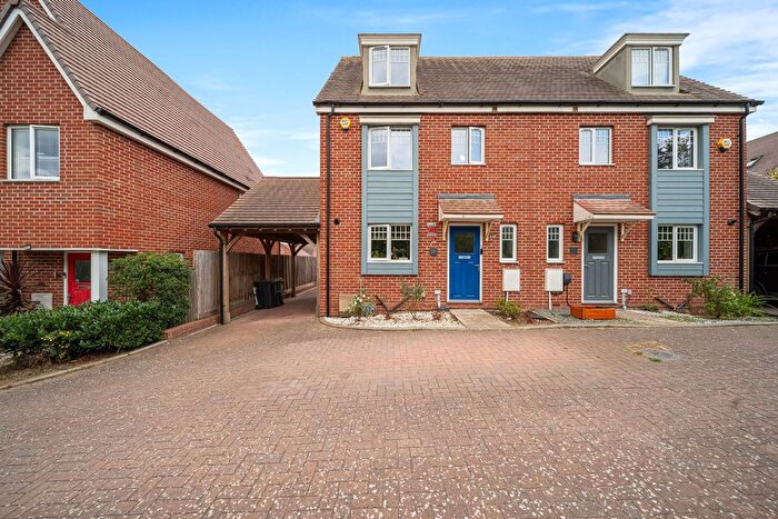 4 Bedroom Semi-Detached House For Sale In Forrest Shaw, Castle Hill, Ebbsfleet Valley, Swanscombe, Kent, DA10