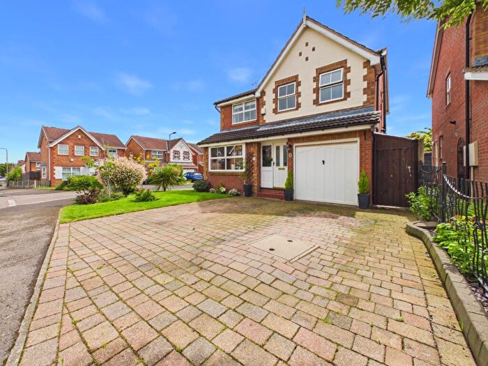 4 Bedroom Detached House For Sale In Lidgett Way, Royston, Barnsley, South Yorkshire, S71
