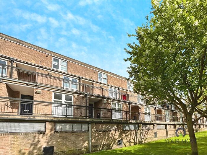 2 Bedroom Flat For Sale In Hulverston Close, Sutton, SM2