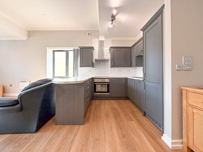 3 Bedroom Flat For Sale In Caroline Street, Cardiff, CF10