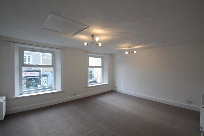 2 Bedroom Apartment To Rent In Two Mile Hill Road, Kingswood, Bristol, BS15