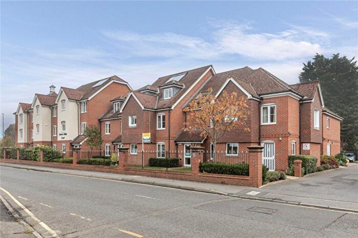 1 Bedroom Apartment To Rent In Oyster Lane, Byfleet, West Byfleet, Surrey, KT14